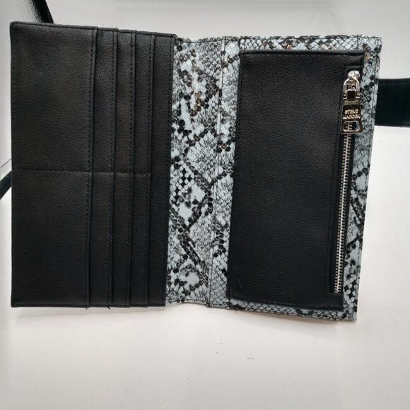 Steve Madden Wallet/Clutch Serpintine Black/White NWOT 8" x 5" - Picture 7 of 7